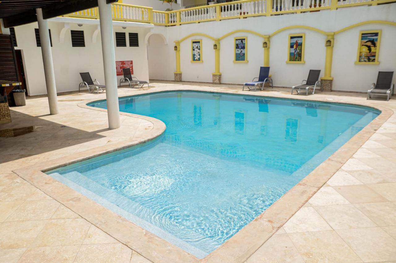 Hotel West Bay Colonial Exterior foto