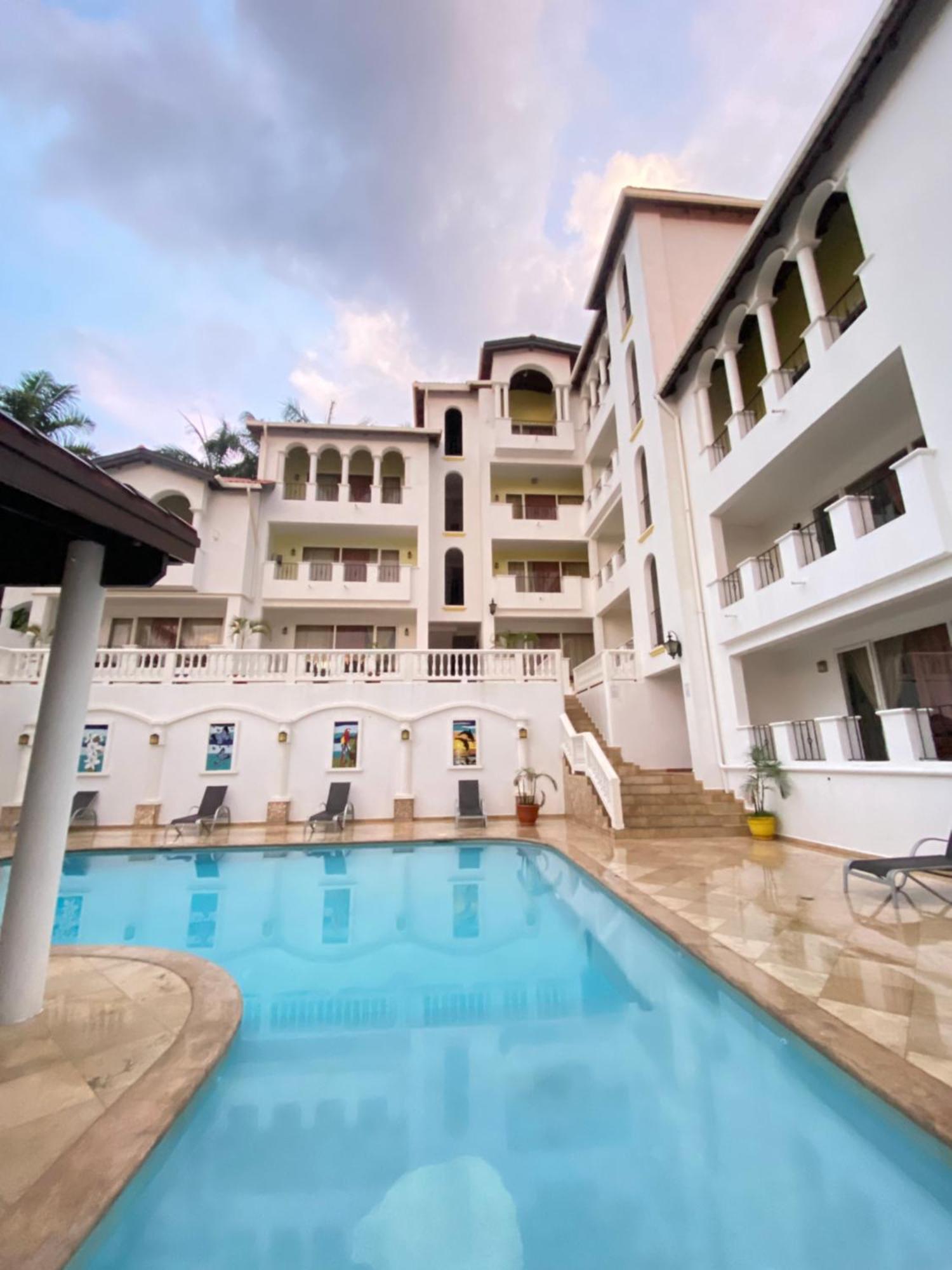 Hotel West Bay Colonial Exterior foto